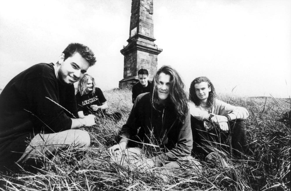 Ned's. Фото в стиле атомик харт. Ned's. Ned's. Ned логотип.