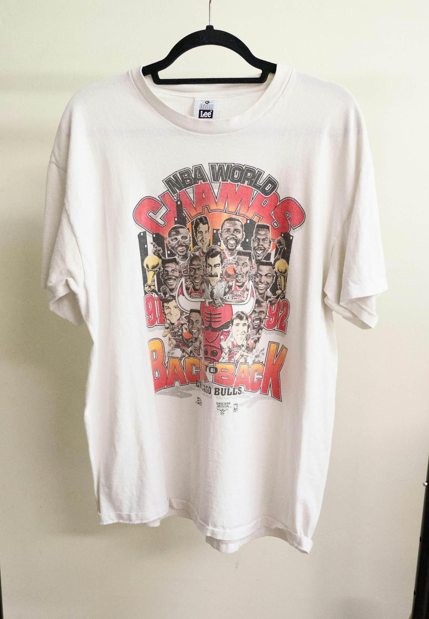 Vintage 1992 NBA Chicago Bulls Back To Back World Champions T Shirt