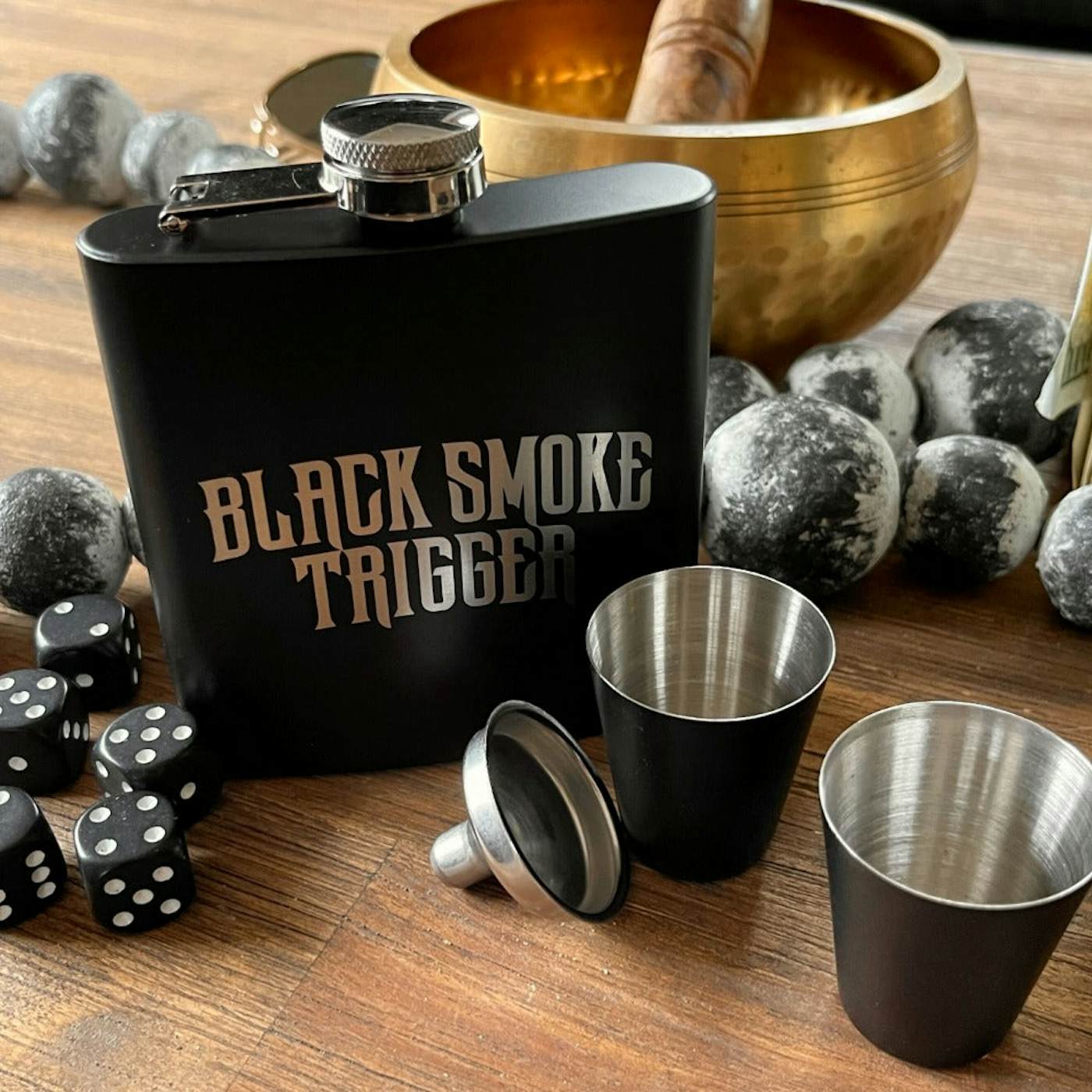 Black Smoke Trigger Flask Set