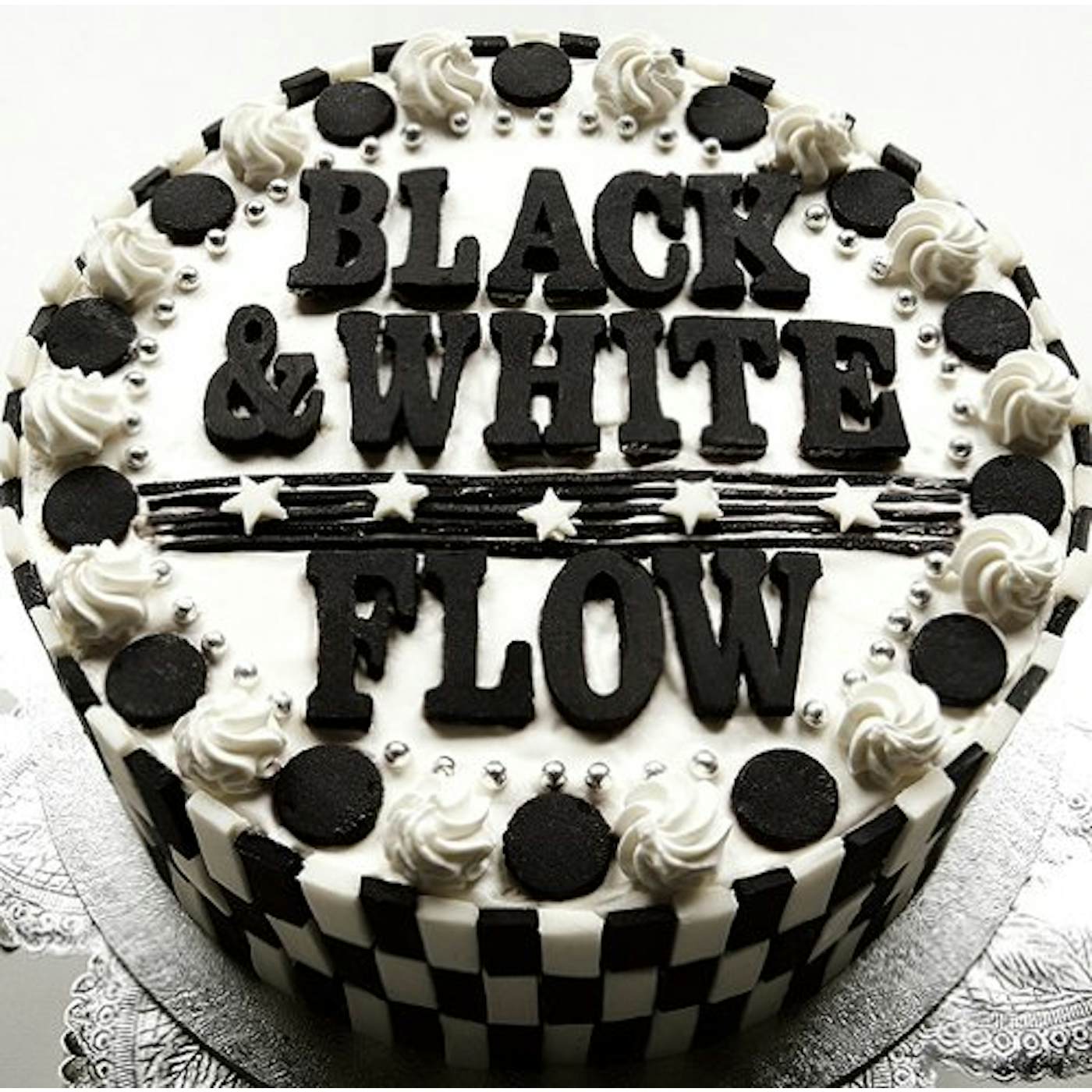 The Flow BLACK & WHITE CD