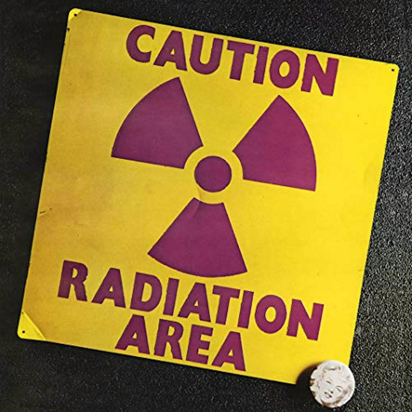 CAUTION RADIATION AREA CD